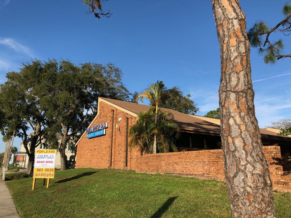 Medical/Professional Office Across from Sarasota Memorial Hospital : 2677 S Tamiami Trail, Sarasota, FL 34239